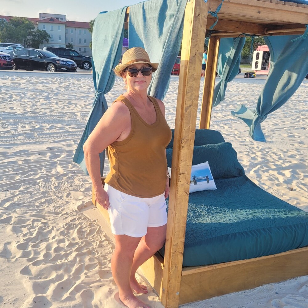 Meet your Posher, Julie